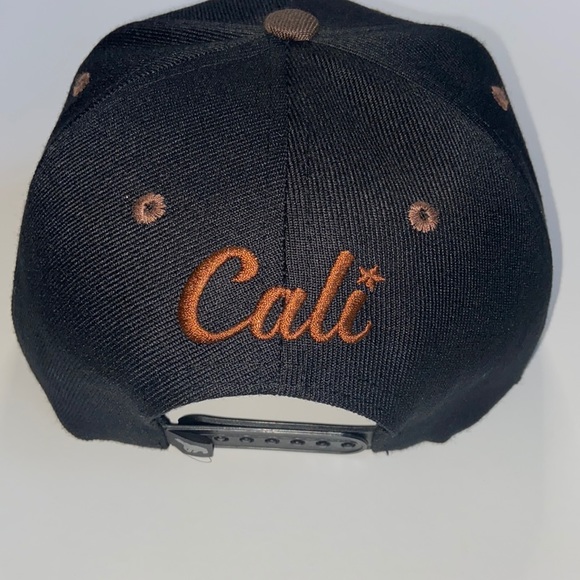 SnapBack hat - Picture 4 of 8